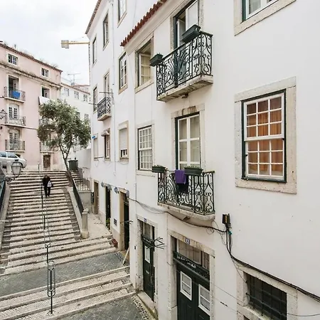 Guestready - Bright Flat In Alfama * Лиссабон