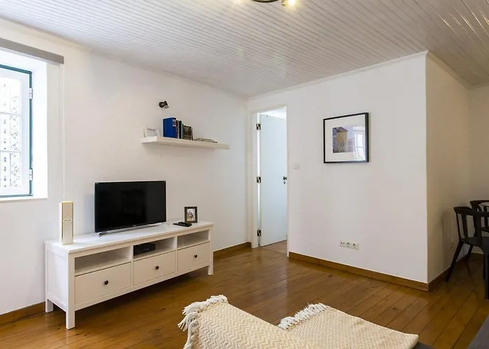 Guestready - Bright Flat In Alfama *